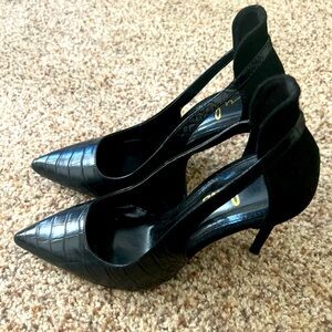 Lulu’s Leather & Velvet Stiletto Pumps in Black